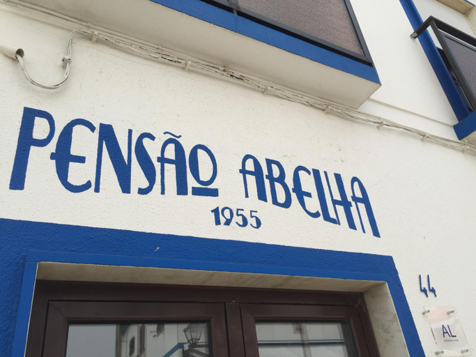 Others 5, Quartos Abelha, Sines