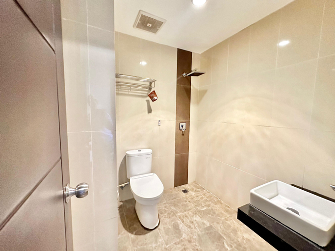 Bathroom 6