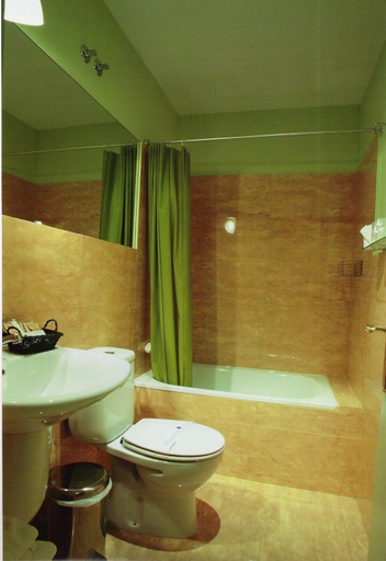Bathroom 5, Hostal Fornos, Segovia