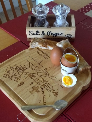 Food & Drinks 5, Pentre ISAF, Conwy