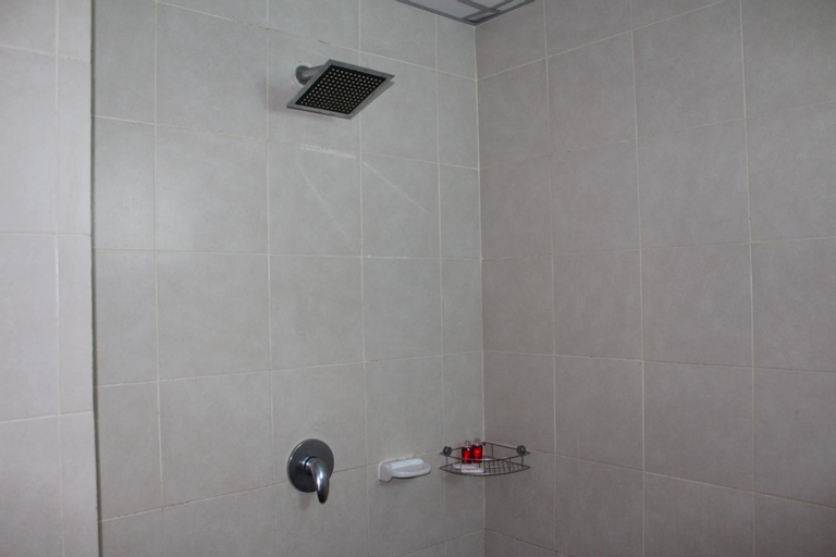 Bathroom 7