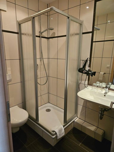 Bathroom 5, Hafen 17 Hotel Kuche Bar, Ortenaukreis