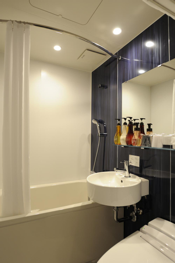 Bathroom 11
