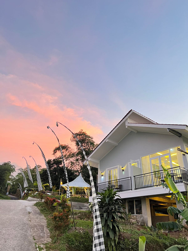 Exterior 1