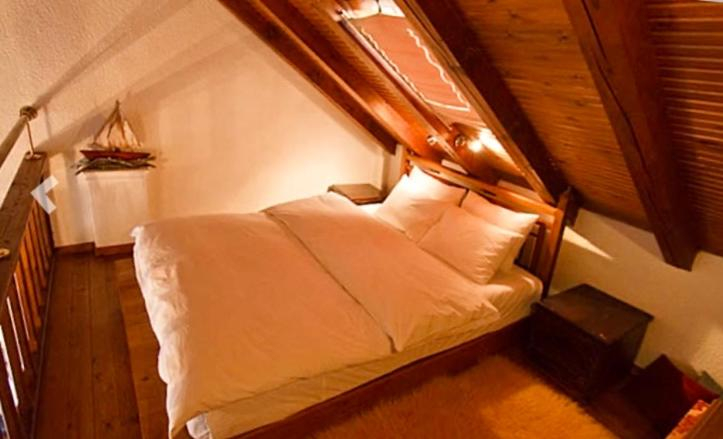 Bedroom 2, Mylonas Guesthouse, Central Greece