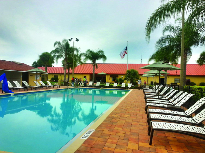 Others 4, Orlando RV Resort, Lake