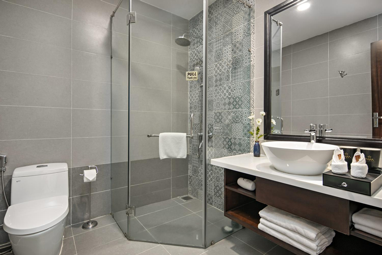 Bathroom 8