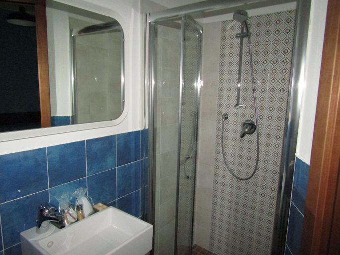 Bathroom 2, Il Batacchio B&B, Bologna