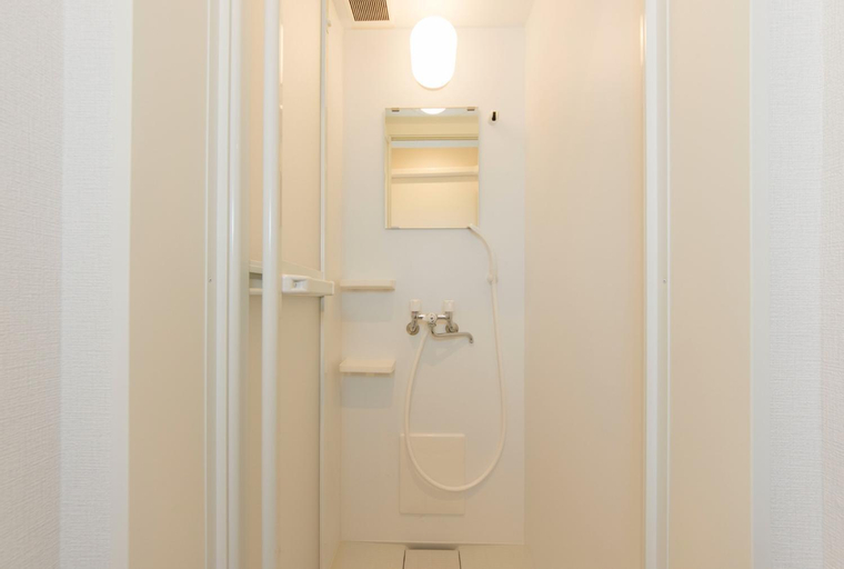 Bathroom 18