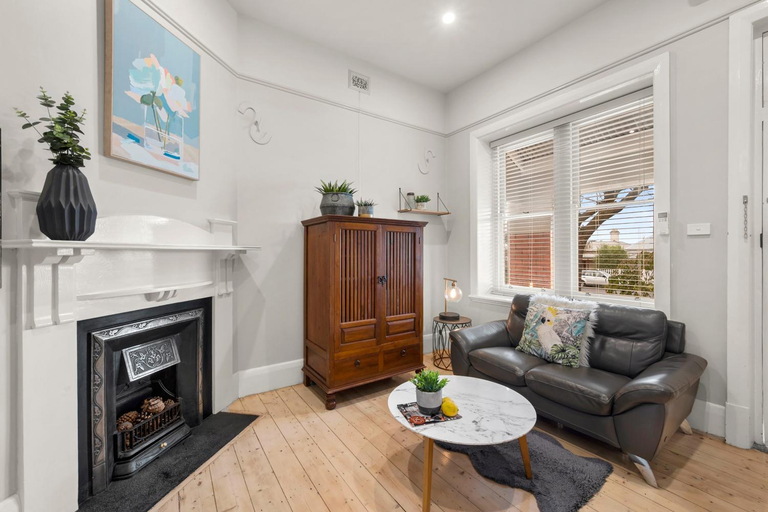 Others 4, Boutique Heritage Studios On Ryrie street OPPOSITE HOSPITALS Geelong CBD, Geelong