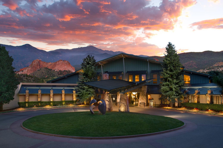 Exterior & Views