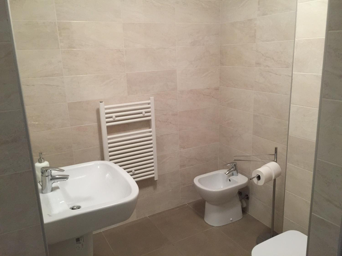Bathroom 5, 3Jolie Rooms, Verona