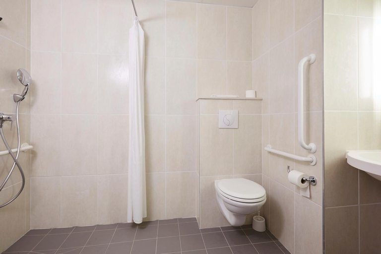Bathroom 12