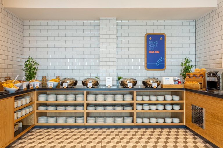 Food & Drinks 2, Holiday Inn Express Bridgwater By IHG, Somerset
