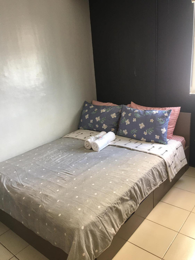 Others 4, Ronz Deca Hills, Mandaluyong