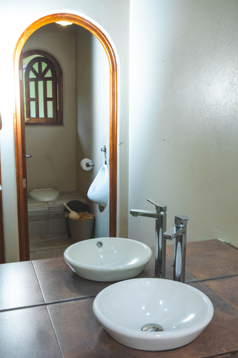 Bathroom 4, Llullu Llama Mountain Lodge, Sigchos