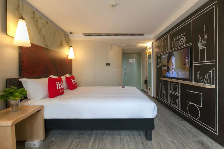 Bedroom 3, The Ibis Hotel, Wuhan