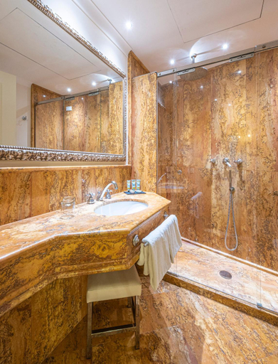 Bathroom 4, Hotel Villa Barbarich, Venezia