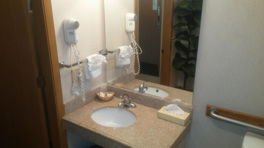 Bathroom 2