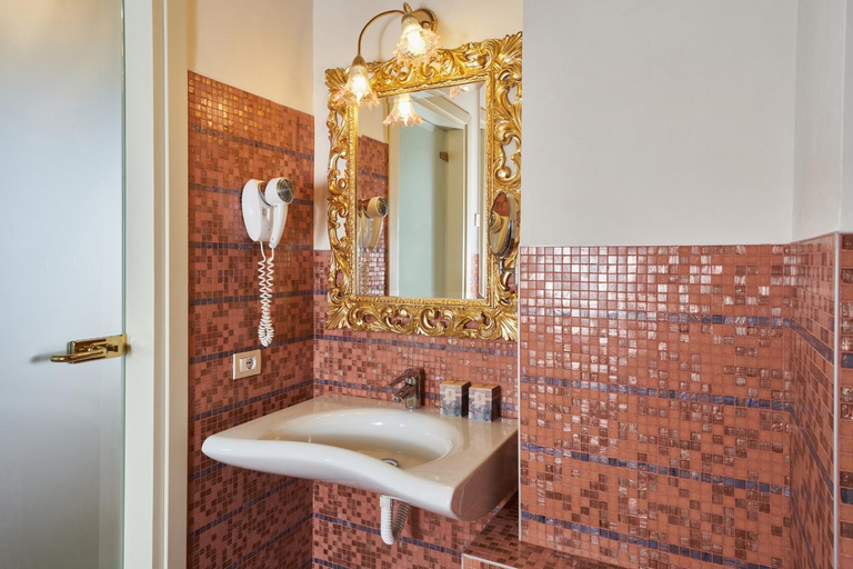 Bathroom 4, Villa Martin Hotel, Venezia