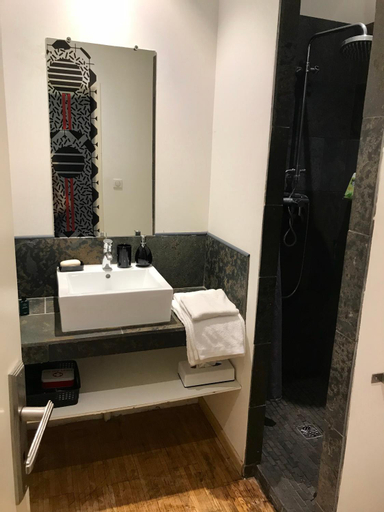 Bathroom 7