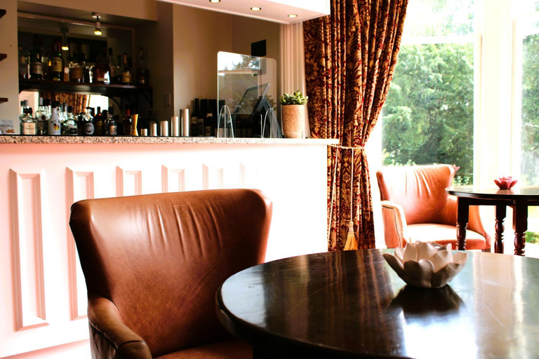 Food & Drinks 5, Victoria Square Hotel, Bristol