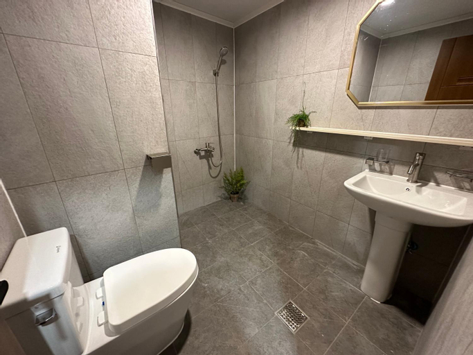 Bathroom 21