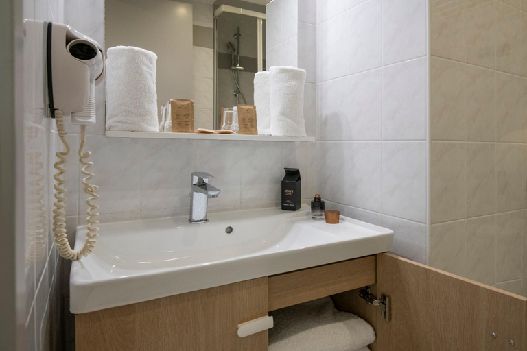 Bathroom 2, Bristol Nice, Alpes-Maritimes