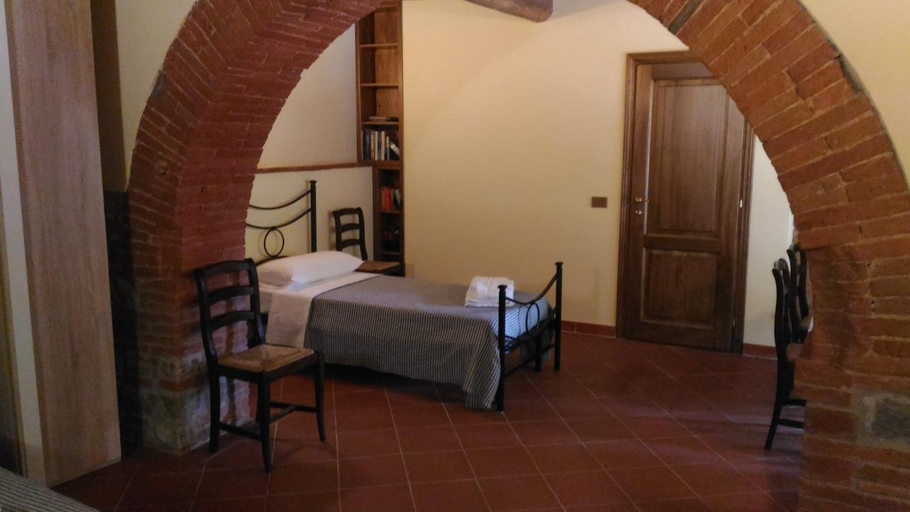 Others 2, Il Tasso, Arezzo
