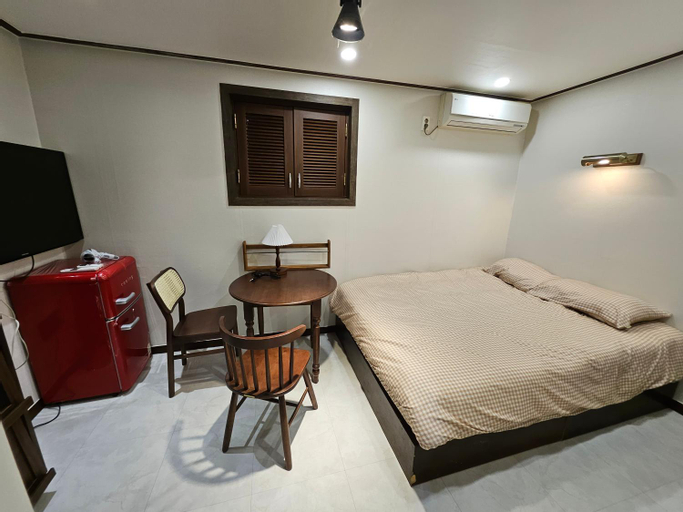 Bedroom 14