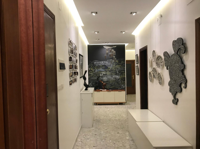 Public Area, Il ramo d'oro, Napoli