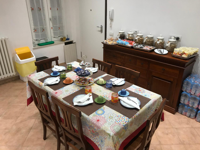 Others 4, B&B Giulia, Parma