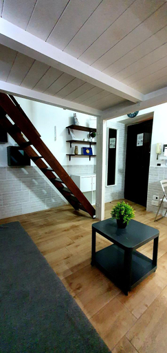 Others 4, room n.23, Taranto
