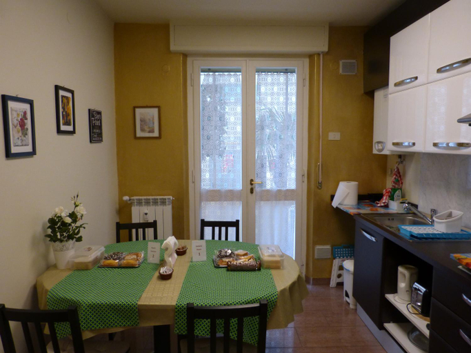 Others 2, Elisir b&b, Pisa