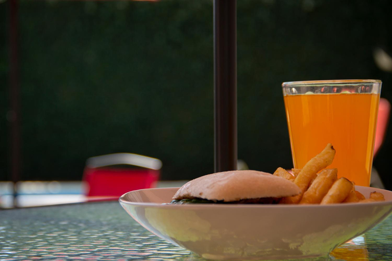 Food & Drinks 4, Caminos Hostal, Capital