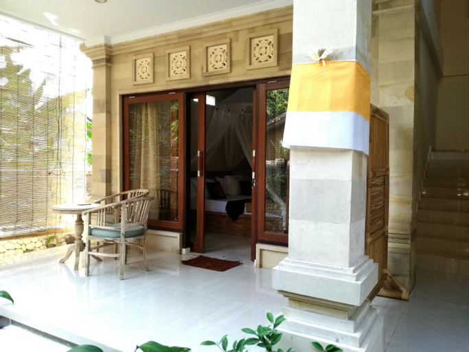 Exterior 12