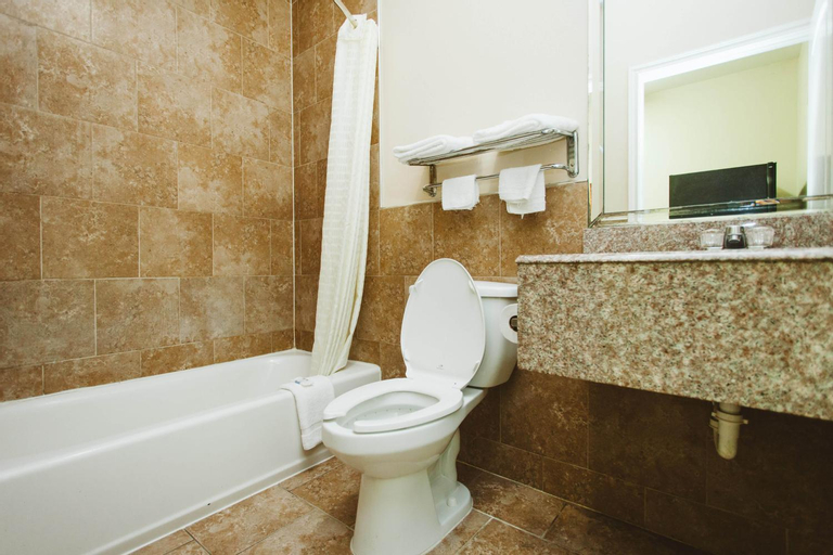 Bathroom 4