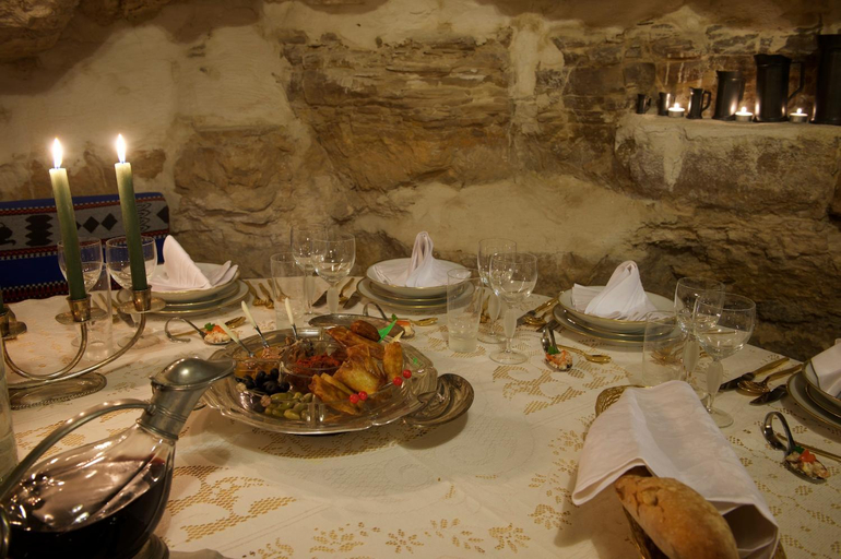 Food & Drinks 5, Auberge de Tamezret, Matmata