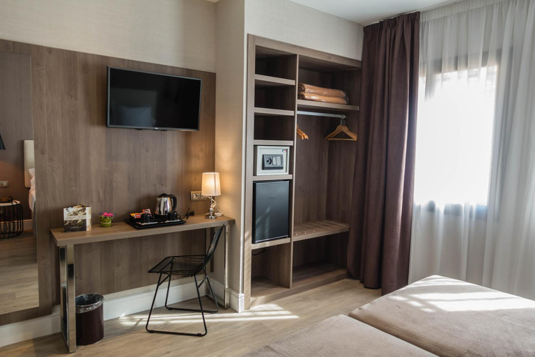 Bedroom 3, Hotel Oasis, Barcelona
