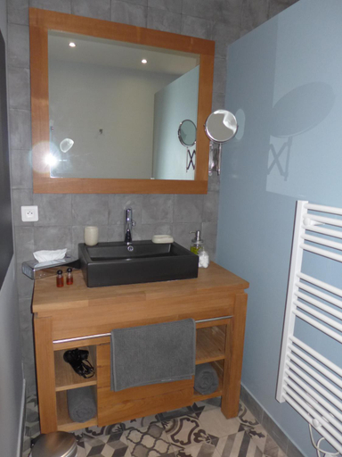 Bathroom 2, Le Moulin de Saint-Julien, Ain