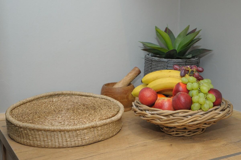 Food & Drinks 5, Royal Pearl, Insta-worthy APT, Cape Winelands