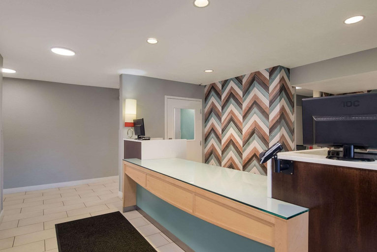 Public Area 2, MainStay Suites Omaha Old Mill, Douglas