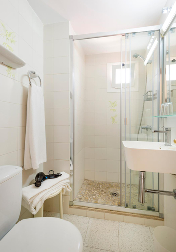 Bathroom 4, Hostal Residencia Sutimar, Baleares