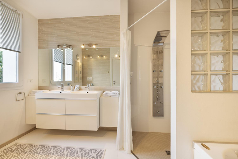 Bathroom 2, B&B Ca Bianca Ventisette Riccione, Rimini