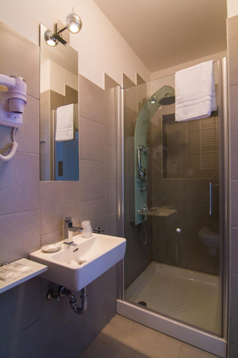 Bathroom 4, Garden Hotel, Zagreb