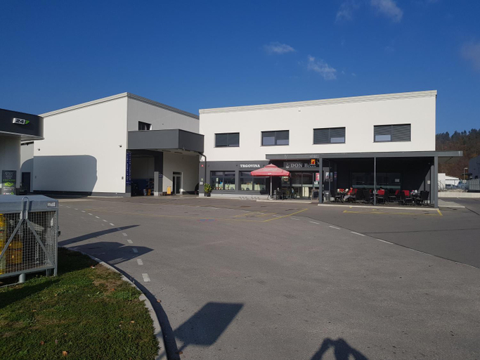 Others 4, Apartmaji Jankovic, Logatec