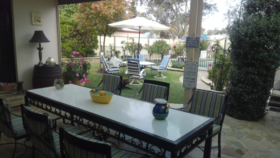 Others 3, Courtsidecottage Bed and Breakfast, Strathbogie