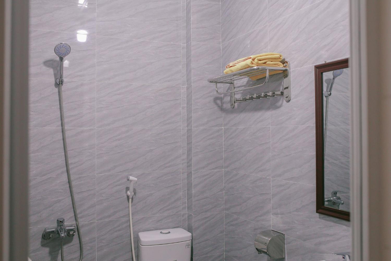 Bathroom 5, Vagibi Hotel, Đồng Hới