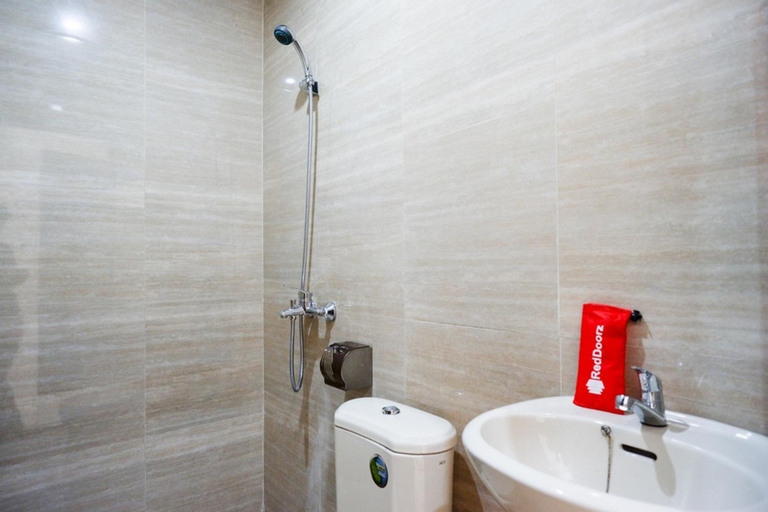 Bathroom 14