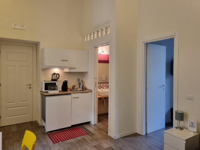 Others 5, Il Conservatorio B&B, Napoli